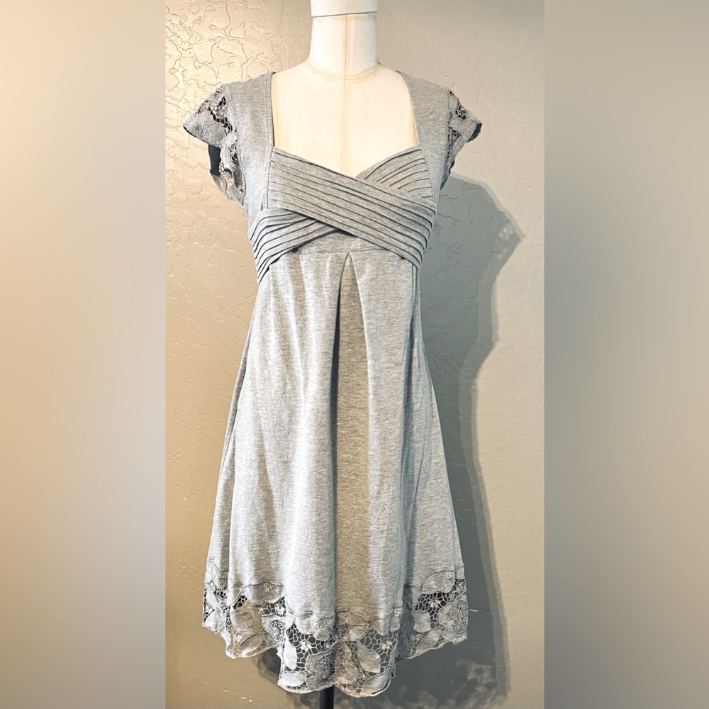 Jessica Simpson gray knit dress